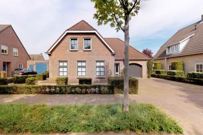 Woning A. Roland Holstlaan 21 Raamsdonksveer