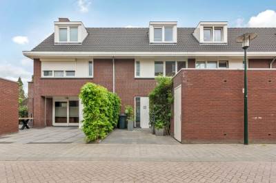 Woning Zeldenrustlaan 25 Raamsdonksveer