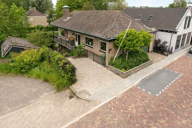 Woning Schouteneinde 25 Puttershoek