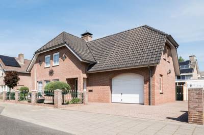 Woning Annie Romeinplein 15 Rijen