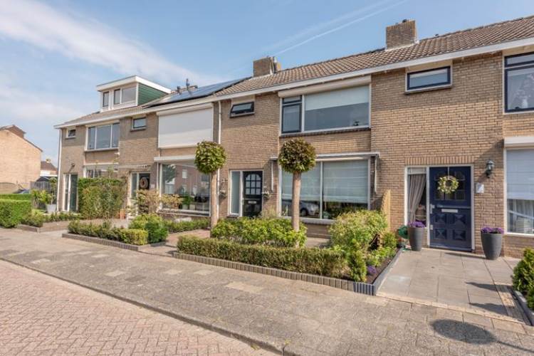 Woning Begoniastraat 23 Oud-Beijerland