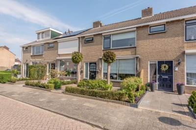 Woning Begoniastraat 23 Oud-Beijerland
