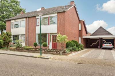 Woning Anna van Burenweg 6 Grave