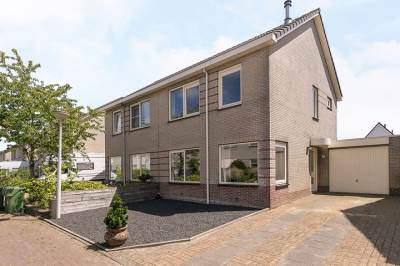Woning De Kaam 22 Stiens