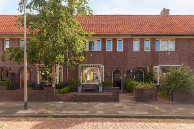 Woning van Leeuwenhoekstraat 19 Leeuwarden