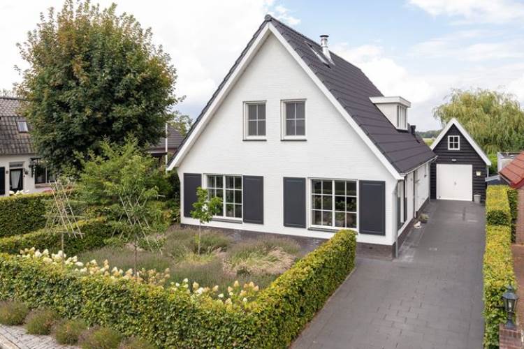 Woning Kerkstraat 1a Asch