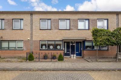 Woning Theo Mann-Bouwmeesterstraat 49 Spijkenisse