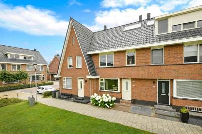 Woning Pastoor J. van Dijklaan 33 De Kwakel