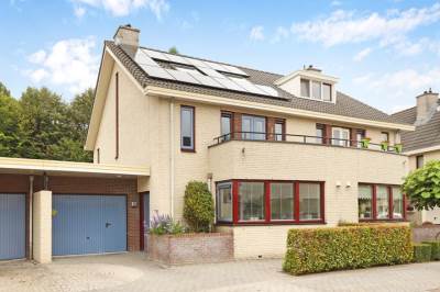 Woning Magneetveld 10 Almere