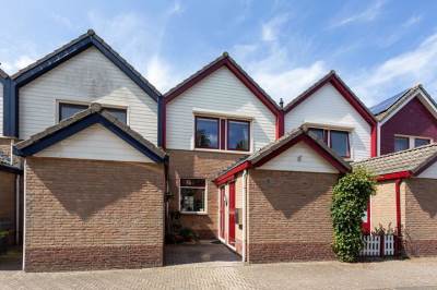 Woning P. de Jongstelaan 42 Strijen