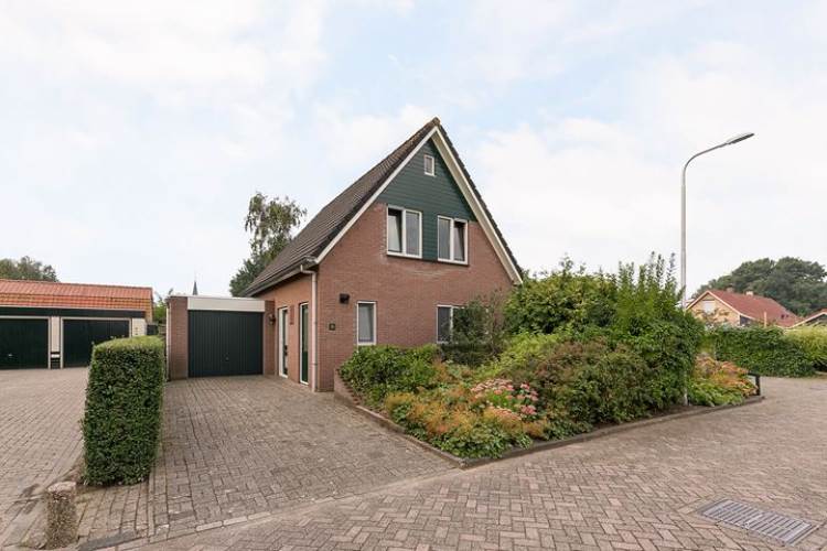 Woning Oranjestraat 2a Heinenoord