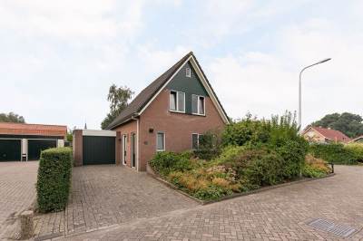 Woning Oranjestraat 2a Heinenoord