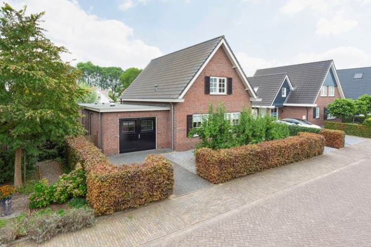 Woning G.H.C.F. Siebrandsstraat 13 Meteren