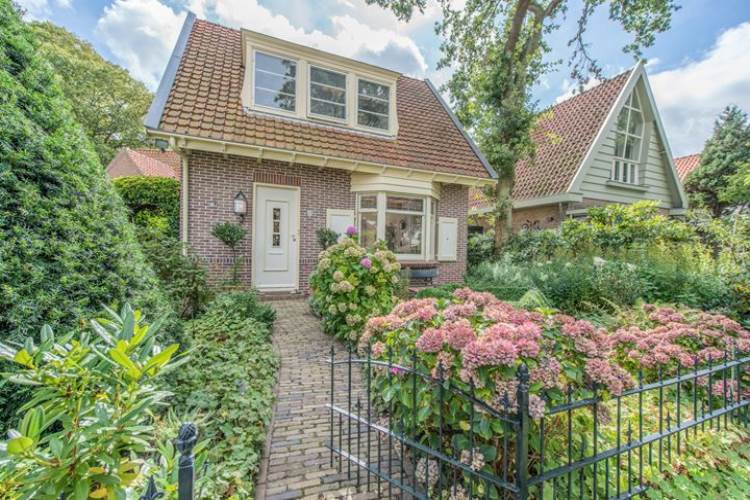 Woning Kruisweg 28 Bergen (NH)