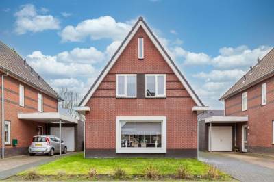 Woning Koarstmoas 16 Surhuisterveen