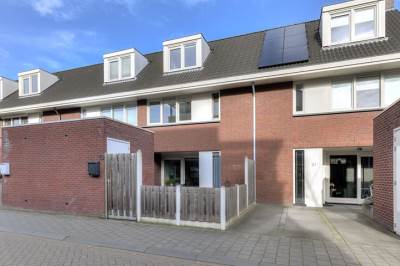 Woning Zeldenrustlaan 19 Raamsdonksveer