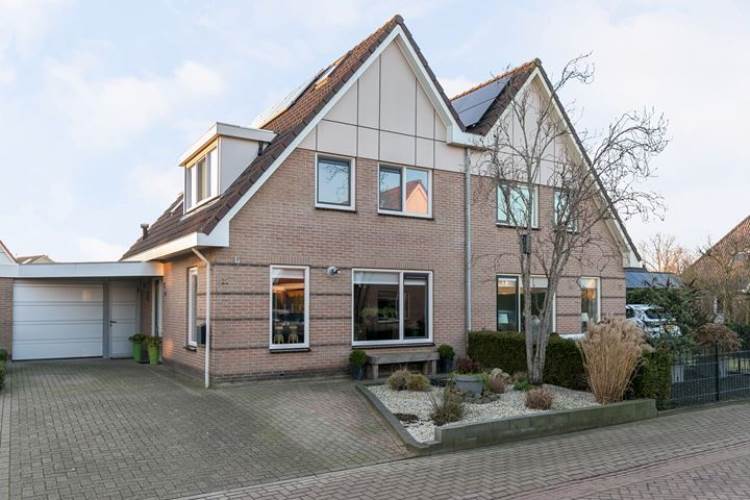 Woning Staaslân 11 Stiens