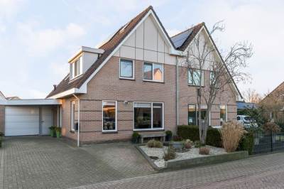 Woning Staaslân 11 Stiens