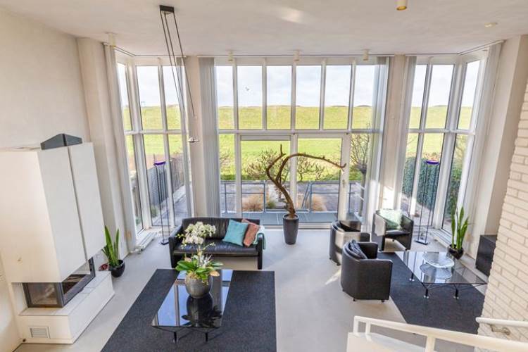 Woning Laan van Delfland 4 Monster