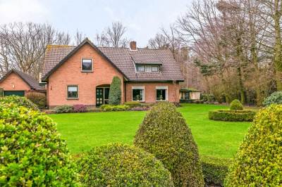 Woning Pastoor van Breugelstraat 2a Bosschenhoofd