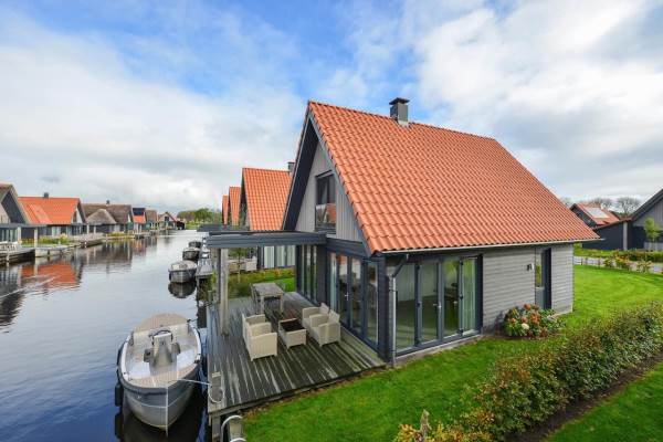 Woning Waterstaete 242 OSSENZIJL