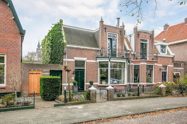 Woning Julianaplantsoen 8 ZEVENBERGEN