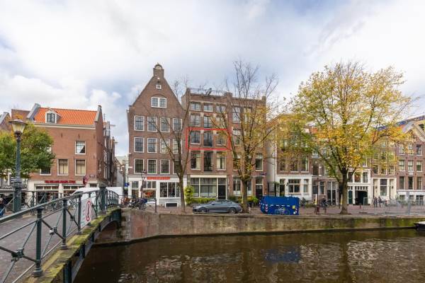 Woning Oudezijds Voorburgwal 200C Amsterdam
