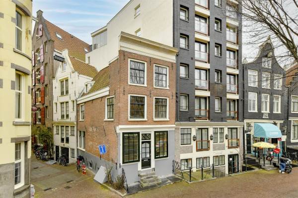 Woning Nieuwezijds Voorburgwal 25 Amsterdam