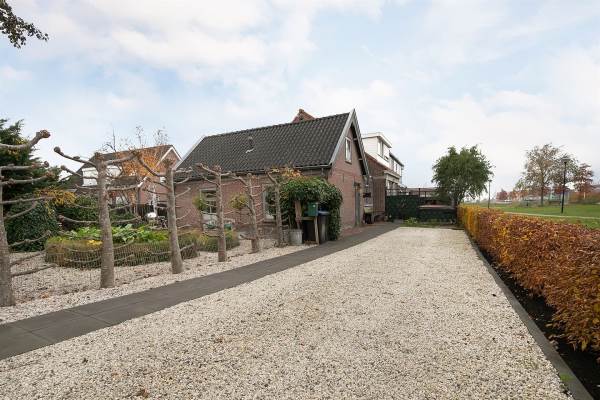 Woning Noordeinde 52 Roelofarendsveen