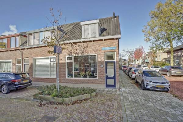 Woning Prins Bernhardstraat 2 De Lier