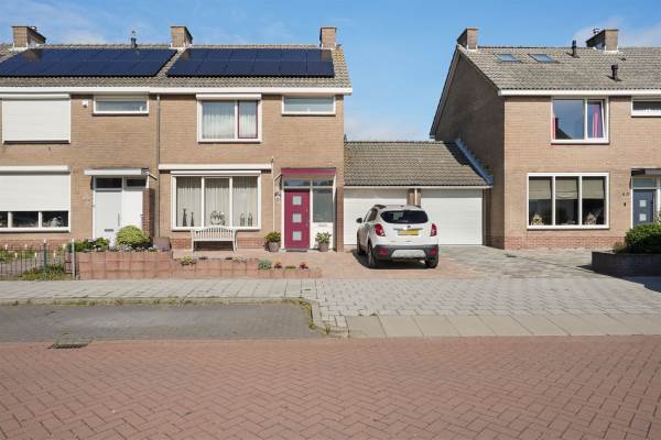 Woning Wittezeestraat 42 Oost-Souburg