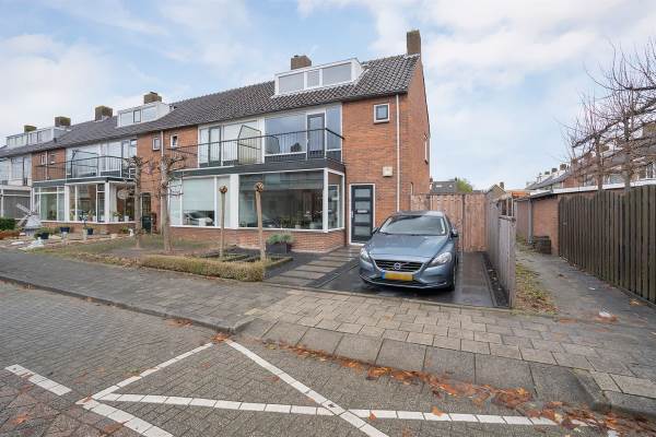 Woning Landmanshof 2 Hendrik-Ido-Ambacht
