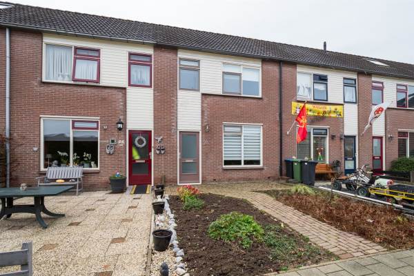 Woning Dokter van Wieringenstraat 28 Waardenburg