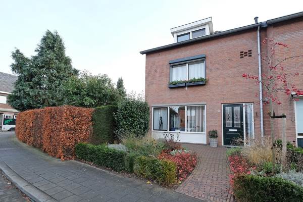 Woning Dorpstraat 1 BUCHTEN