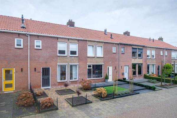 Woning Admiraal de Ruyterstraat 5 Genemuiden