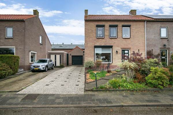 Woning Burg. Talsmaweg 12 Kamerik