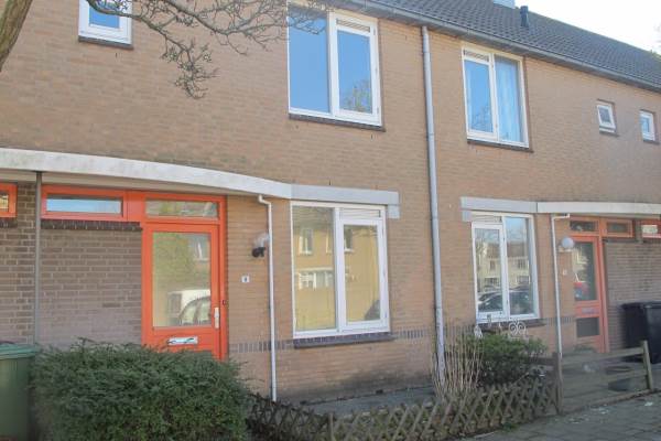 Woning Catharina van Tussenbroekstraat 8 Spijkenisse