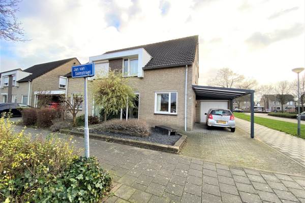 Woning Jan van Salmstraat 34 Born