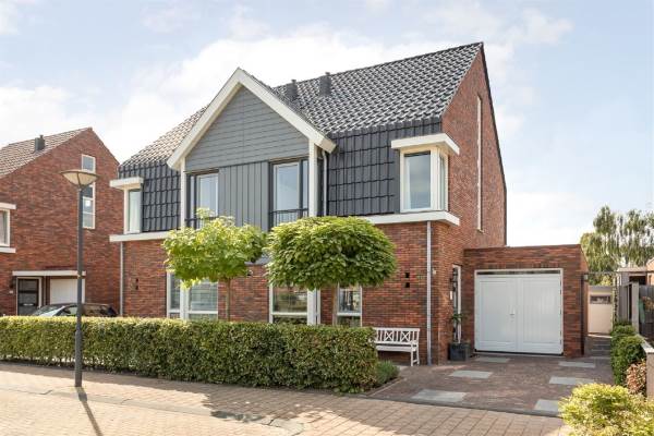 Woning Godfried Bomanshof 19 Grootebroek