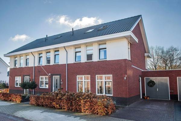 Woning Burcht 8 RIJSSEN
