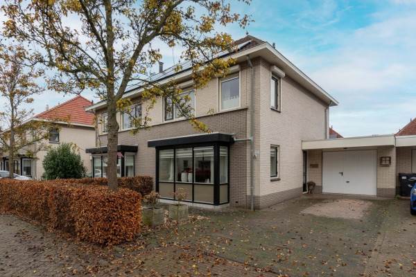 Woning Luzernevlinder 129 Meppel