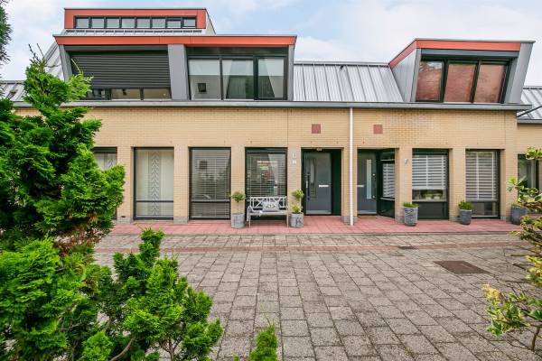 Woning Adriaan Pieterslaan 16 Hendrik-Ido-Ambacht