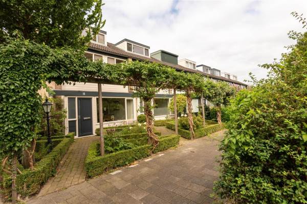 Woning Mr.J.C.Bührmannlaan 15 + 17 Weesp