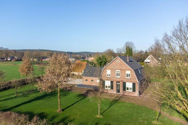 Woning Linthorsterstraat 1 STOKKUM