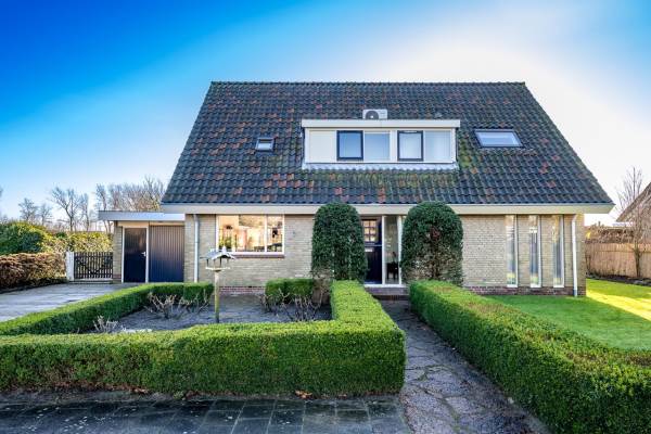 Woning Julianalaan 21 Midlum