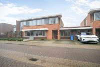 Woning Bramengaarde 11 Hendrik-Ido-Ambacht