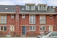 Woning Albert van Damstraat 52 ZWAAG