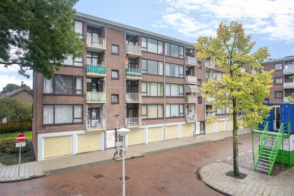 Woning Lou Jansenplein 72 Amsterdam