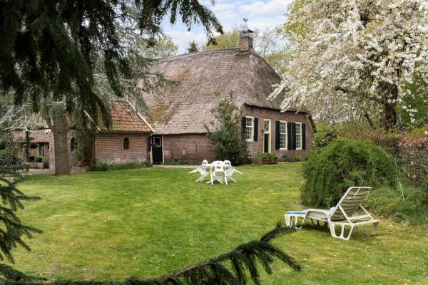 Woning Oud Veeningen 10 Veeningen