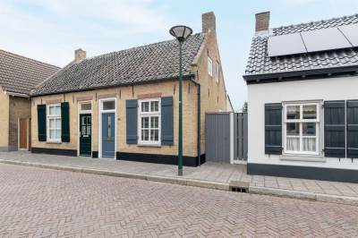 Woning Julianalaan 27 Raamsdonksveer